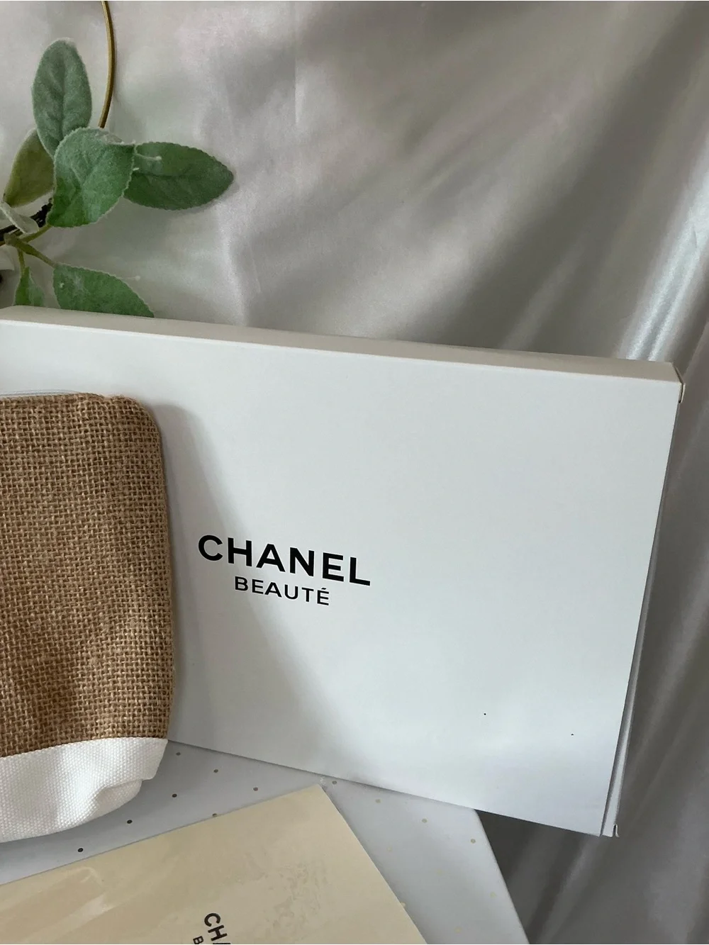 Chanel Beauté VIP GWP Jute/Raffia Cosmetic Pouch and Journal Limited Edition